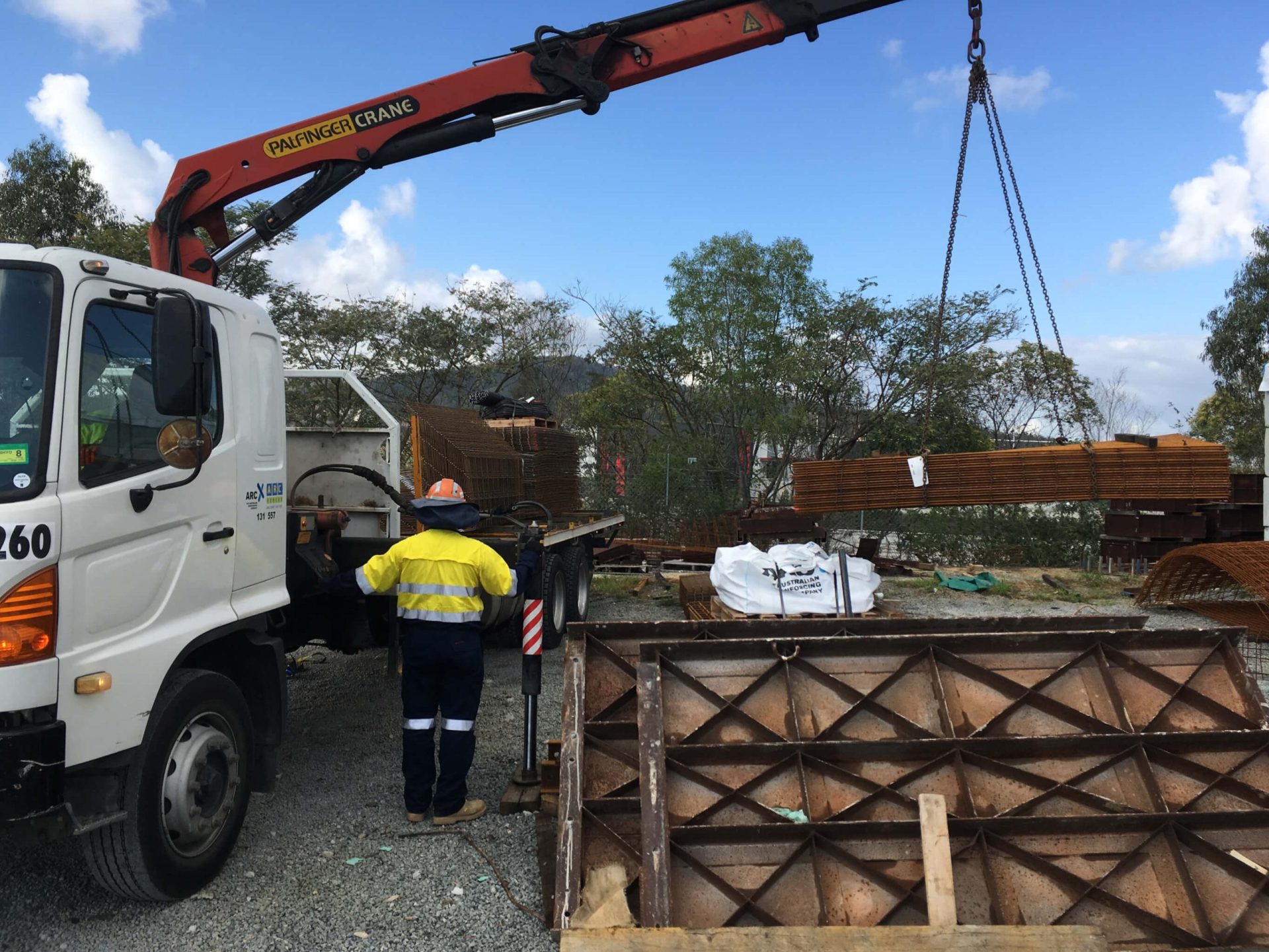 TLILIC0024 - Licence to operate a vehicle loading crane (10 metre tonnes and above) - Prime Training Services